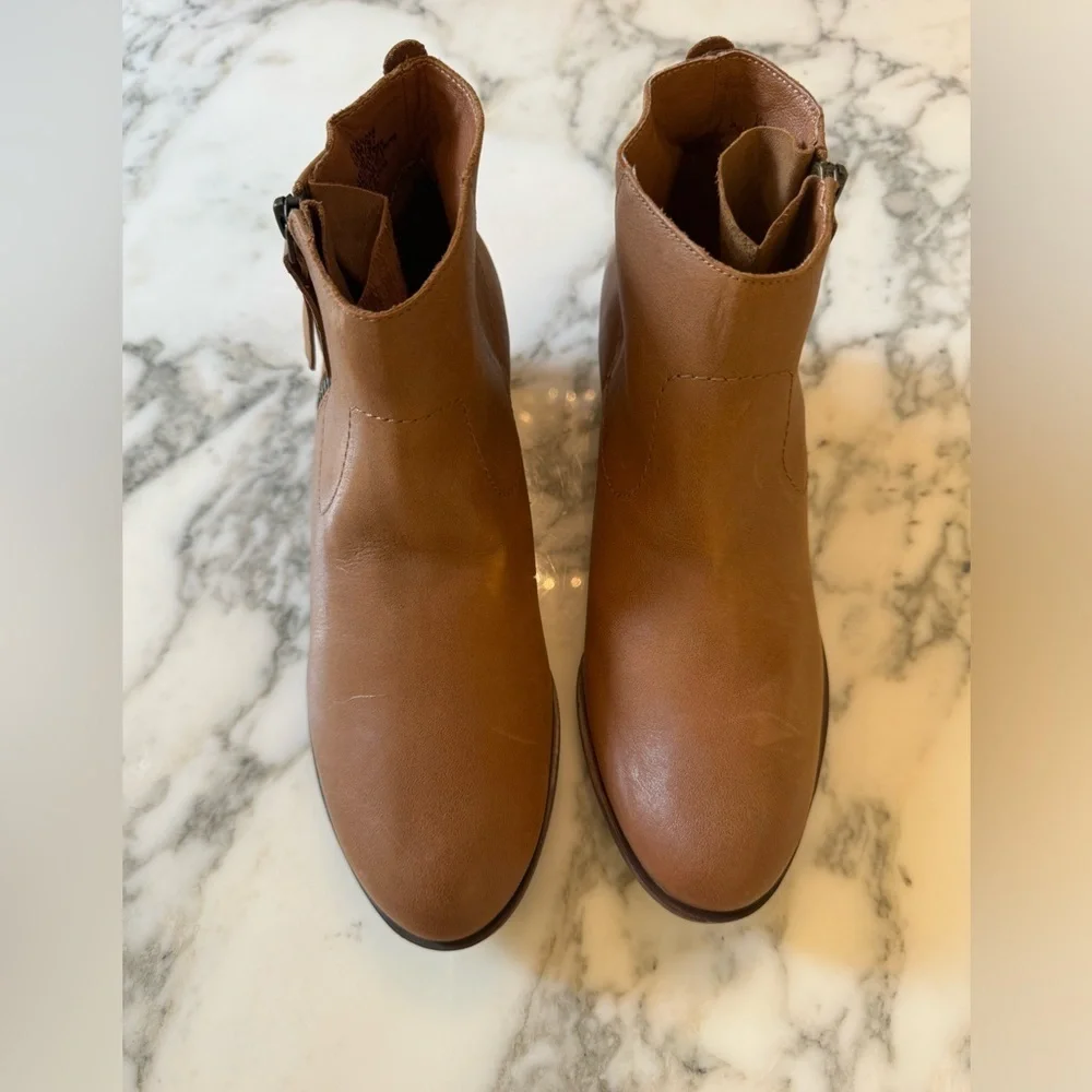 NWOB LUCKY BRAND Blandre Ankle Boot /women size 6.5/37